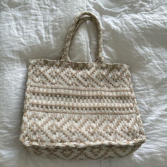 H&M woven tote - Picture 3 of 3